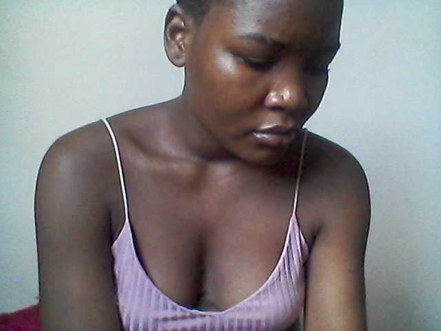 rakisha1 live cam on BongaCams