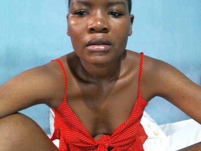 rakisha1 live cam on BongaCams