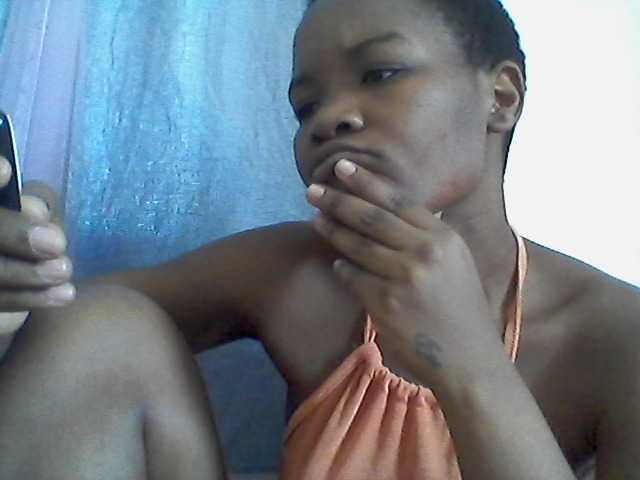 rakisha1 live cam on BongaCams