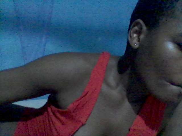 rakisha1 live cam on BongaCams