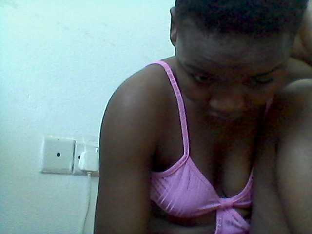 rakisha1 live cam on BongaCams
