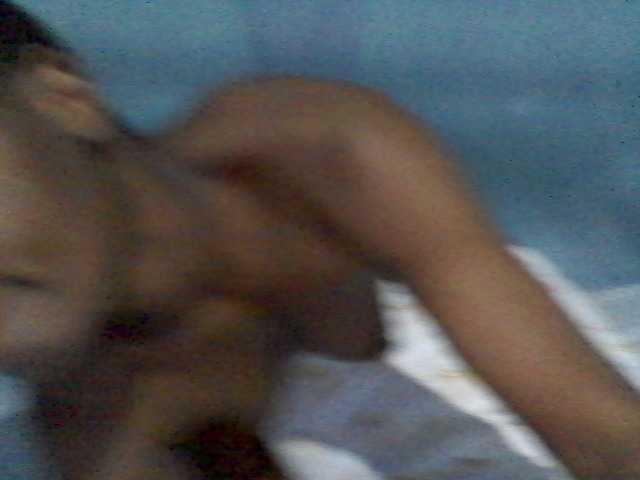 rakisha1 live cam on BongaCams