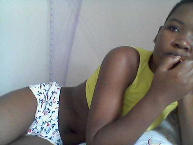 rakisha1, en directo ahora en BongaCams