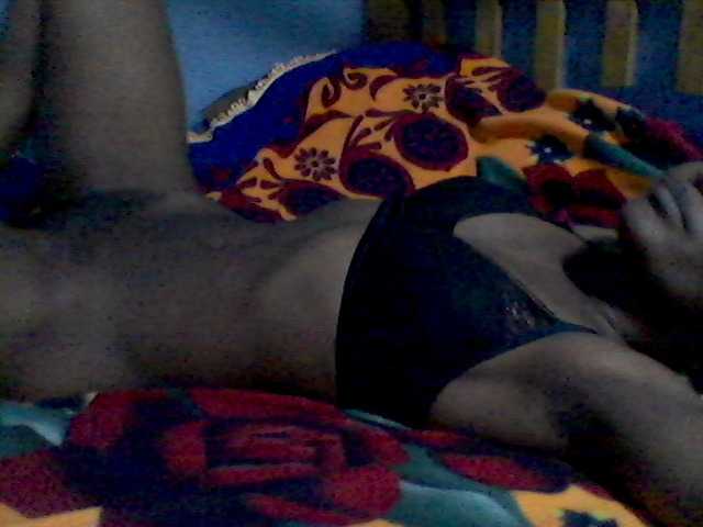 rakisha1 live cam on BongaCams