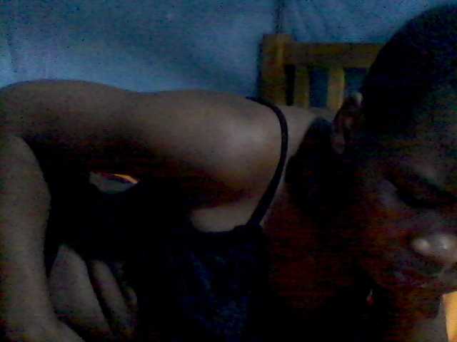rakisha1 live cam on BongaCams