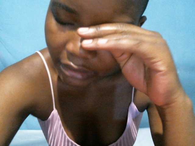rakisha1 live cam on BongaCams