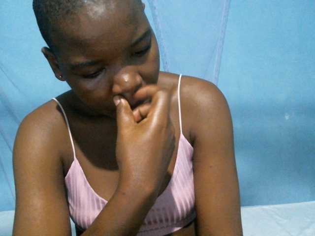 rakisha1 live cam on BongaCams