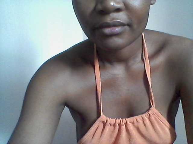 rakisha1 live cam on BongaCams
