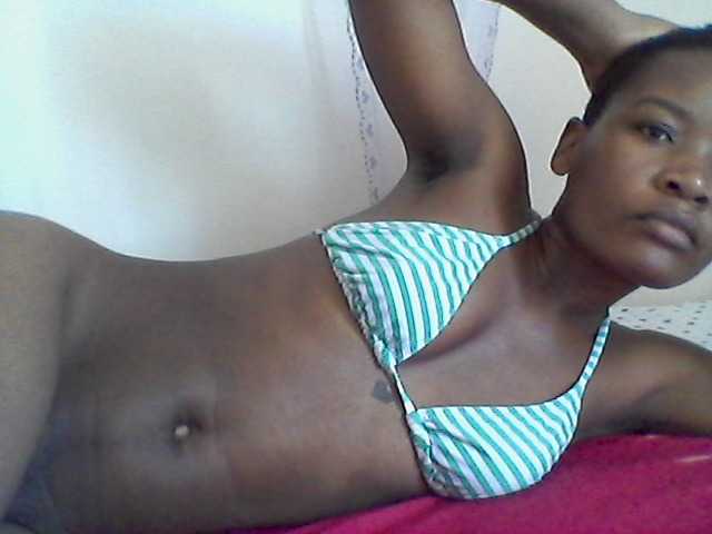 rakisha1 live cam on BongaCams