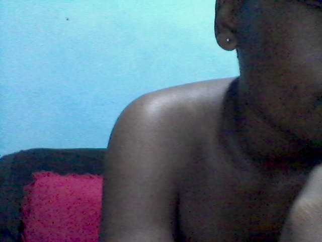 rakisha1 live cam on BongaCams