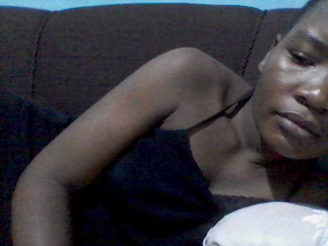 rakisha1 live cam on BongaCams