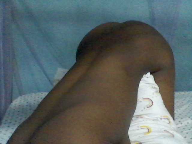 rakisha1 live cam on BongaCams