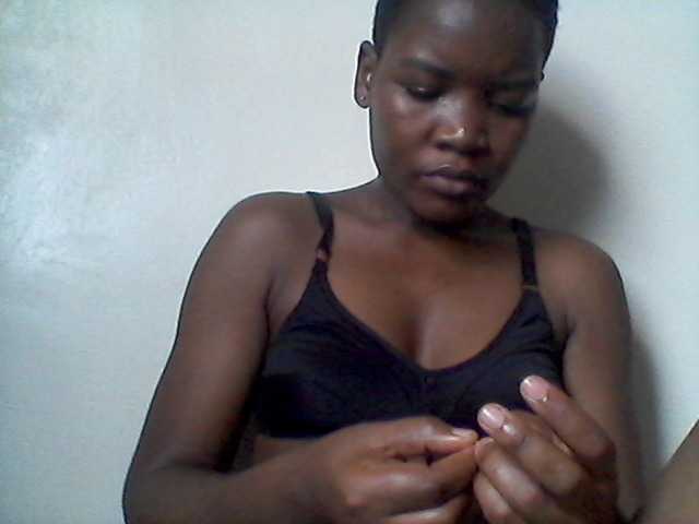 rakisha1 live cam on BongaCams