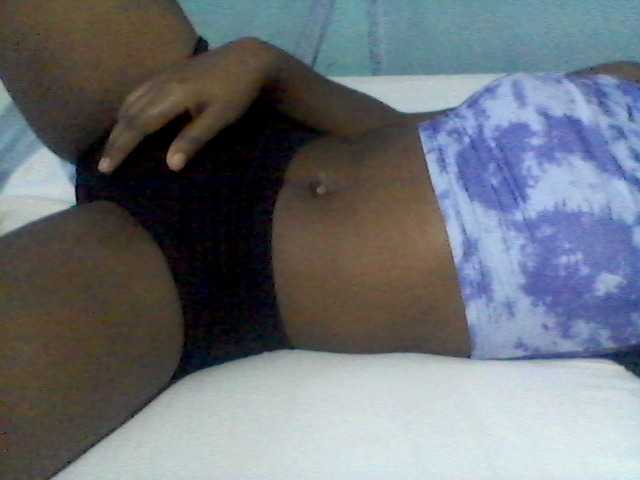 rakisha1 live cam on BongaCams