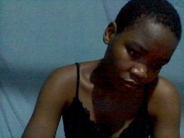 rakisha1 live cam on BongaCams
