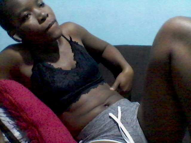 rakisha1 live cam on BongaCams