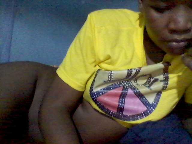 rakisha1 live cam on BongaCams