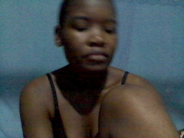 rakisha1 live cam on BongaCams
