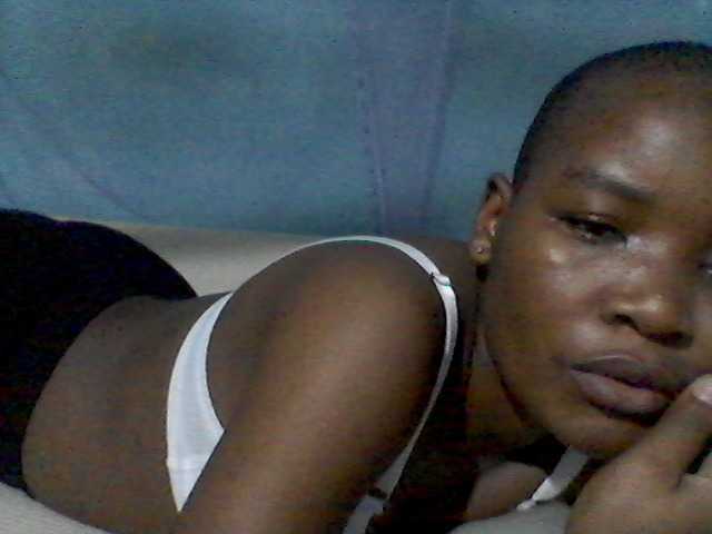 rakisha1 live cam on BongaCams