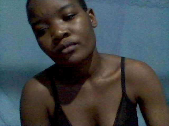 rakisha1 live cam on BongaCams