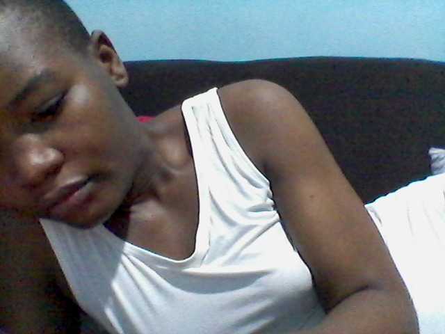 rakisha1 live cam on BongaCams