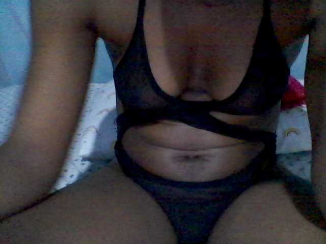 rakisha1 live cam on BongaCams