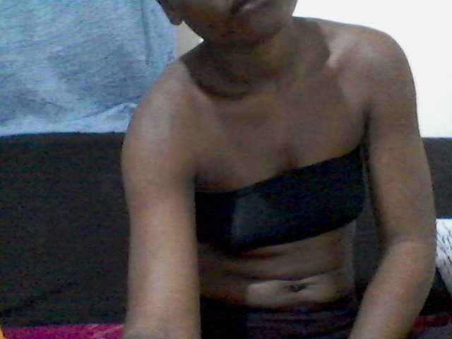 rakisha1 live cam on BongaCams