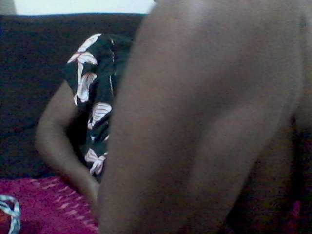 rakisha1 live cam on BongaCams