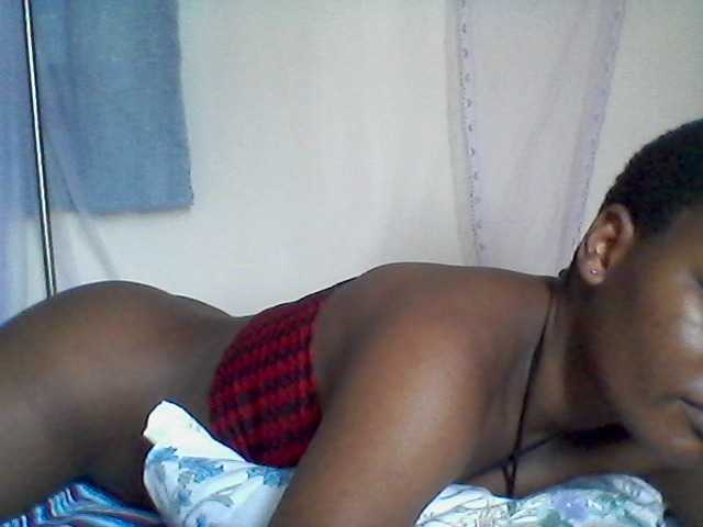rakisha1 live cam on BongaCams