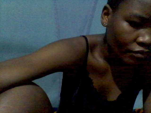 rakisha1 live cam on BongaCams
