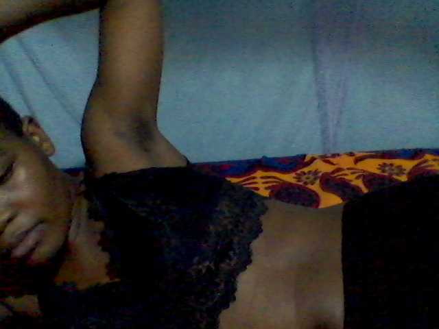 rakisha1 live cam on BongaCams