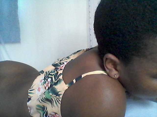 rakisha1 live cam preview