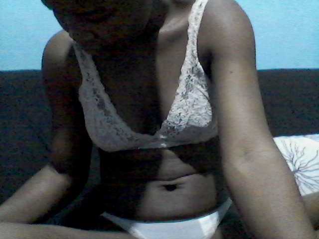 rakisha1 live cam on BongaCams