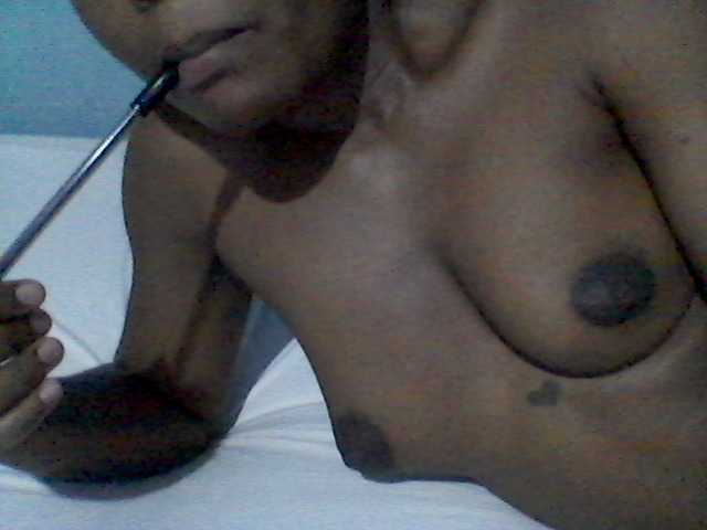 rakisha1 live cam on 