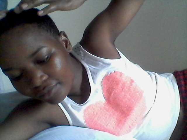 rakisha1 live cam on BongaCams