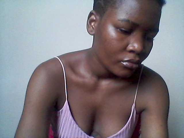 rakisha1 live cam on BongaCams