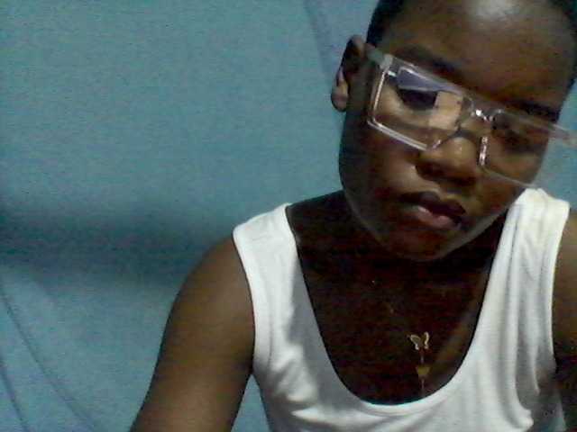 rakisha1 live cam on BongaCams