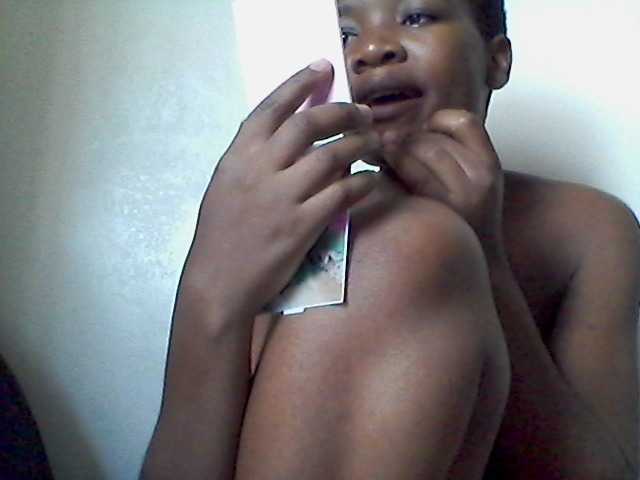 rakisha1 live cam on BongaCams