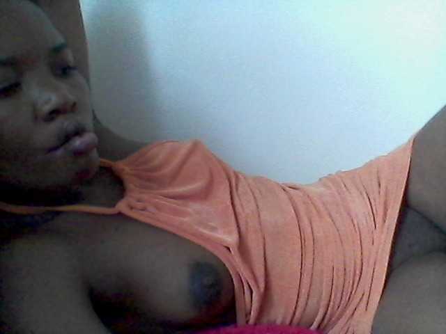 rakisha1 live cam on BongaCams