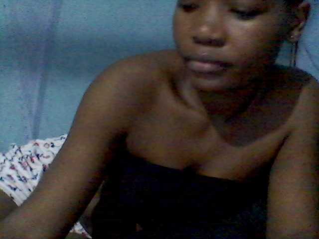 rakisha1 live cam on BongaCams