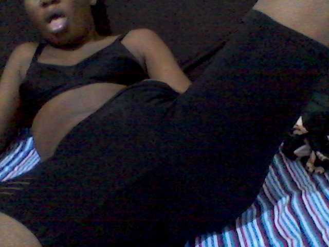 rakisha1 live cam on BongaCams