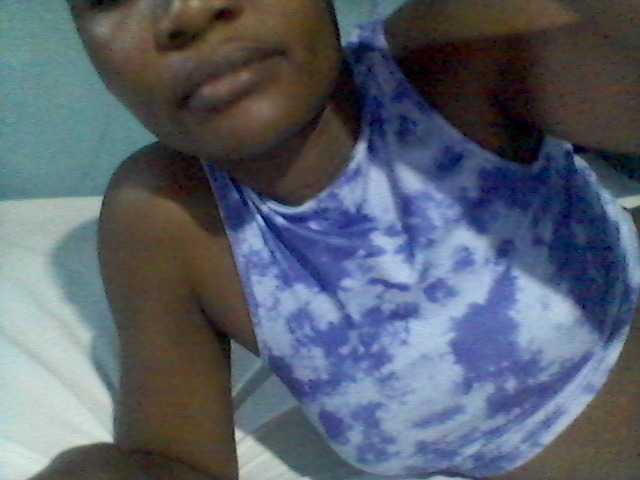 rakisha1 live cam on BongaCams