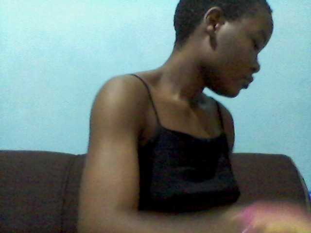 rakisha1 live cam on BongaCams
