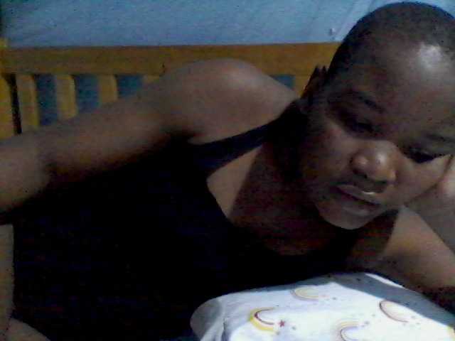 rakisha1 live cam on BongaCams