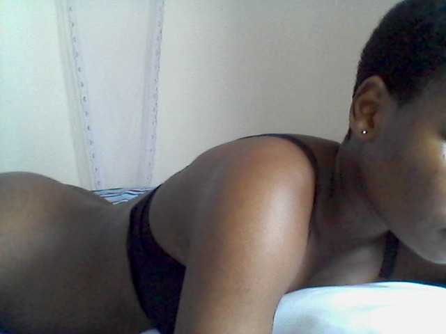 rakisha1 live cam preview