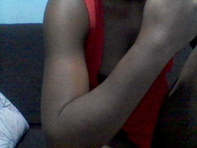 rakisha1 live cam on BongaCams
