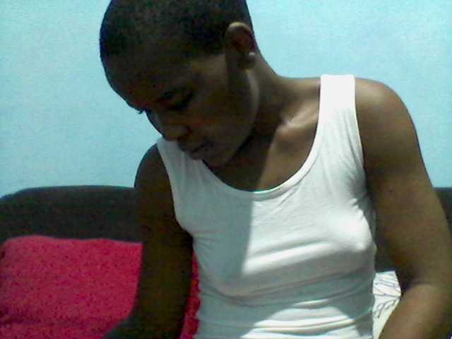 rakisha1 live cam on BongaCams