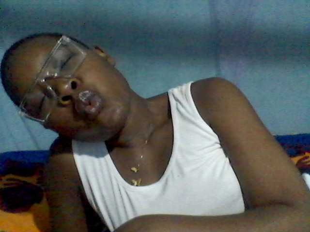 rakisha1 live cam on BongaCams