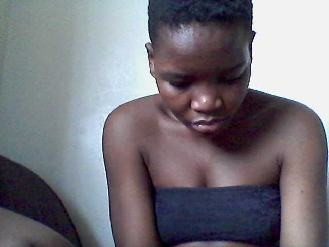 rakisha1 live cam on BongaCams