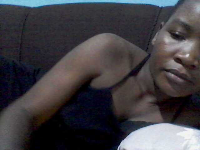 rakisha1 live cam on BongaCams